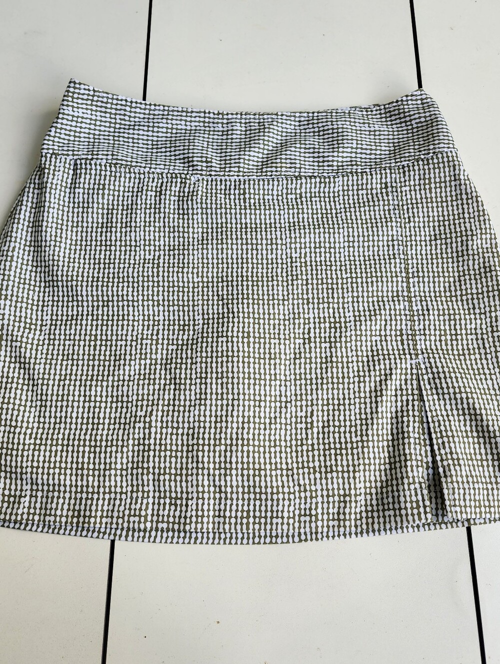 IZOD XFG Skort Stretch White Olive Green Built In Shorts Sz 6
